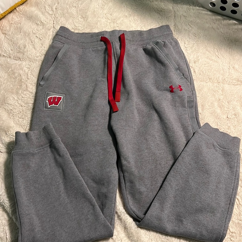 Badgers loose joggers